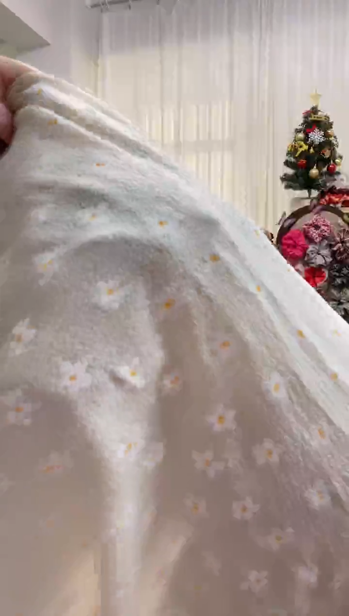 化纤微瑕福利 买一送一实发2米 偶尔有黑线，适合练手和做小物品