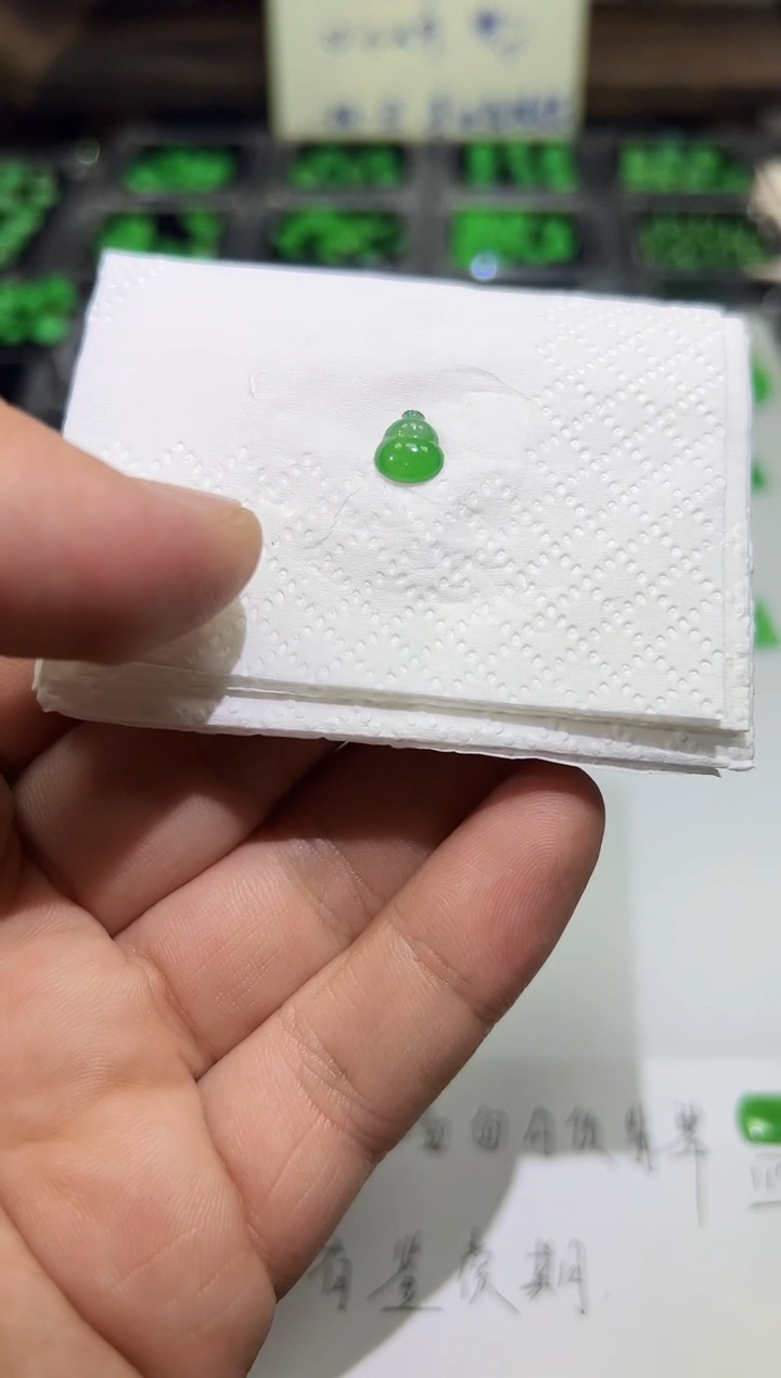 裸石翡翠天然缅甸A货翡翠一件