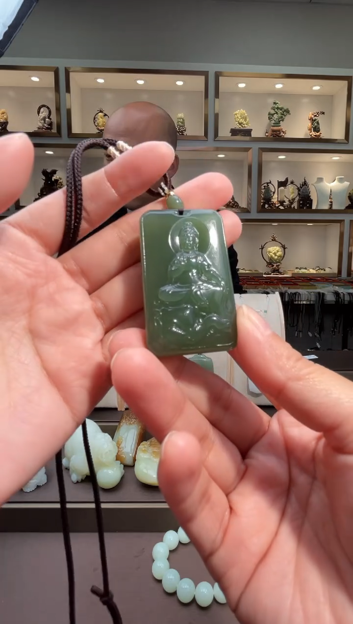 颈饰未镶嵌和田玉苏