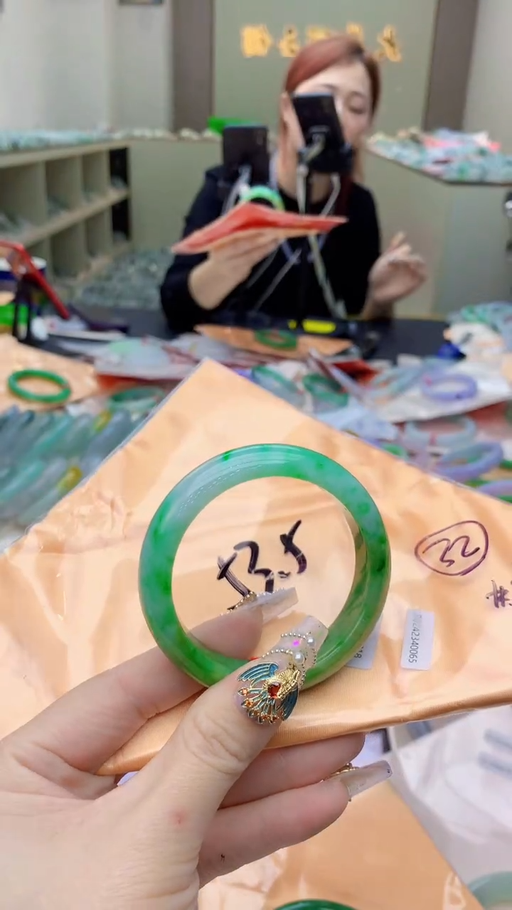 【闪购商品】翡翠手镯未镶嵌0934512193