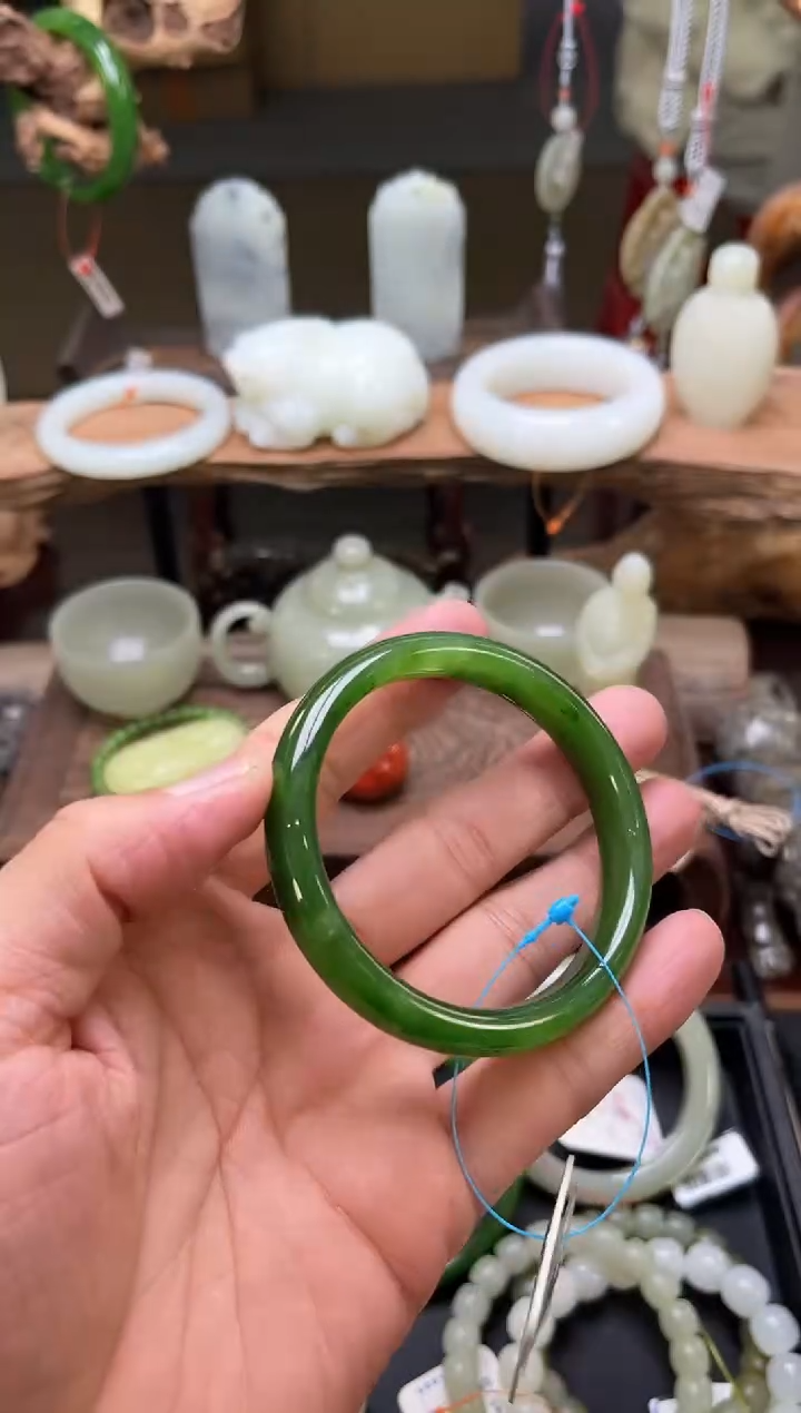 【闪购商品】和田玉手镯未镶嵌俄七碧玉老料手镯 58圈9002286