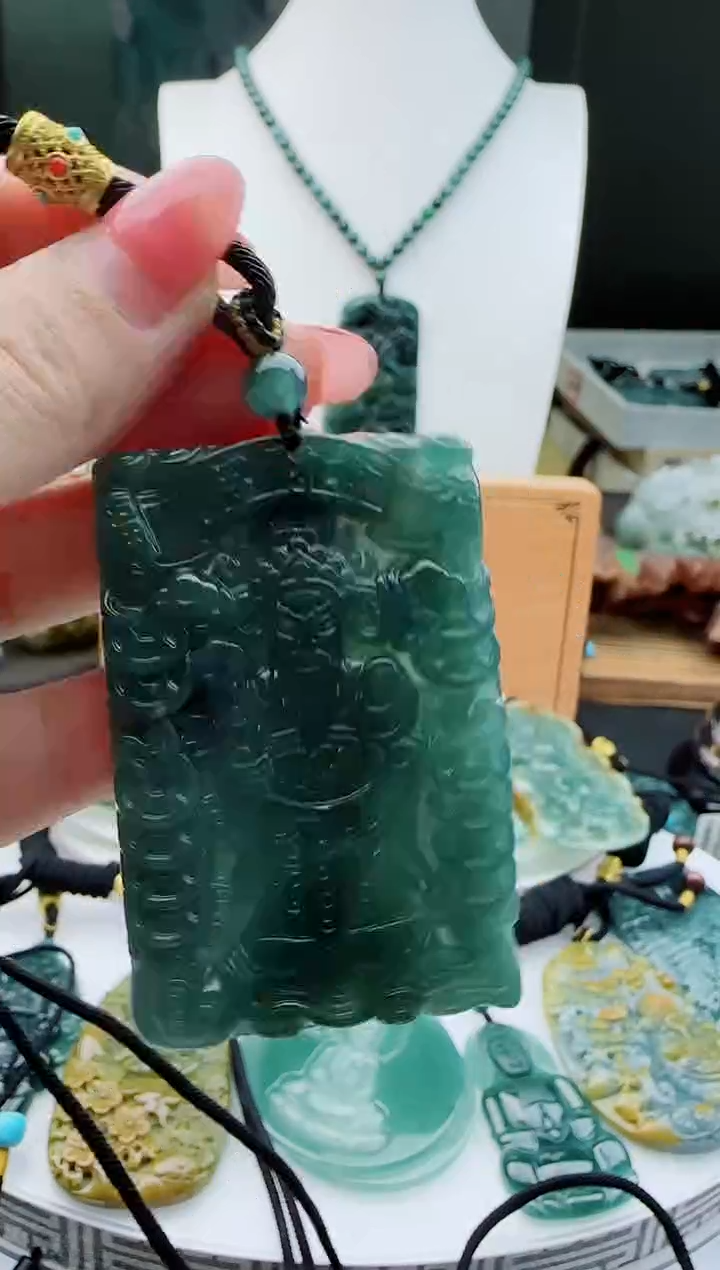 【闪购商品】翡翠颈饰未镶嵌多样性随机一件发货