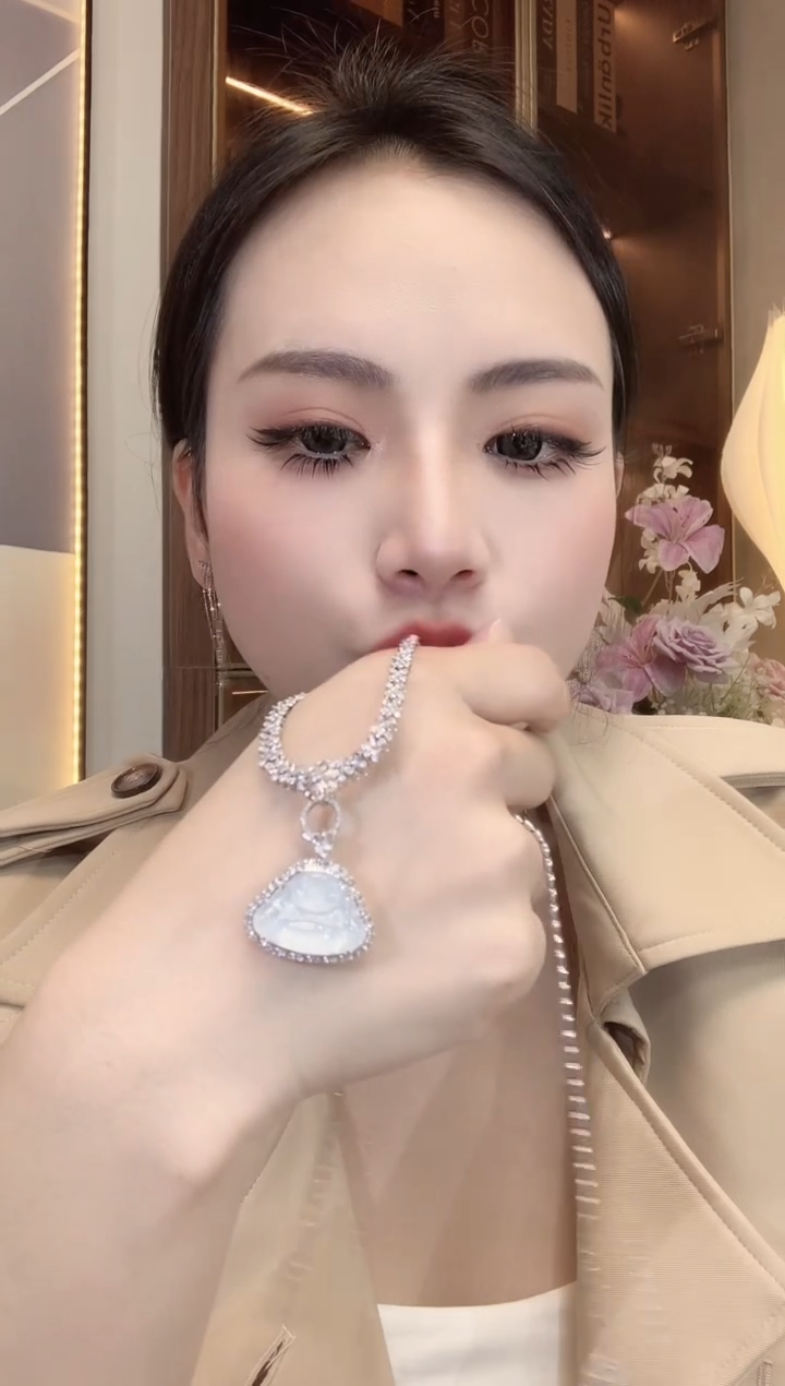 【闪购商品】翡翠吊坠(不含链)18K金镶嵌C15