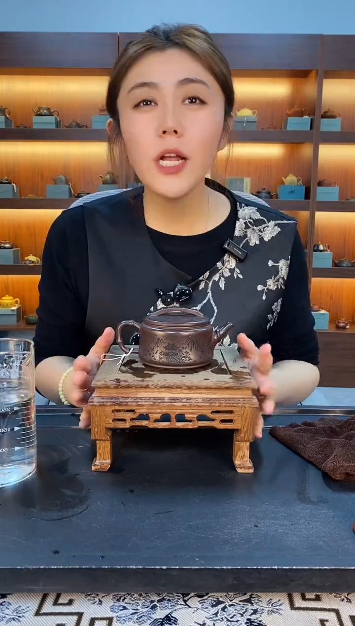 茶壶紫砂花开富贵竹段大口汉瓦 紫龙血砂 顾建华