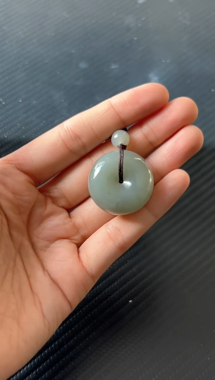 吊坠(赠链)未镶嵌和田玉 若羌微色差平安扣s