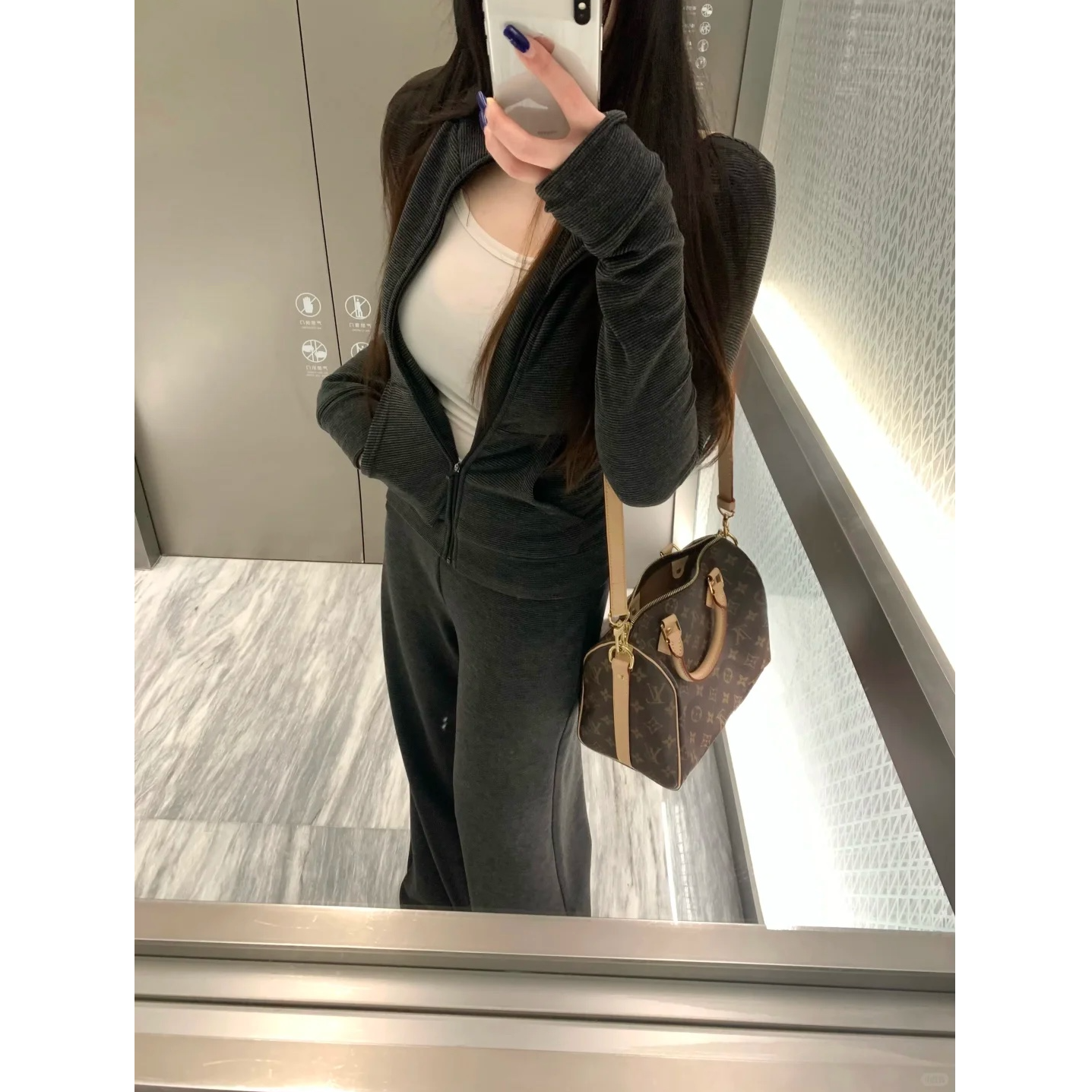 灰色条纹外套女早秋季正肩修身卫衣老钱风薄款套装小个子初秋穿搭