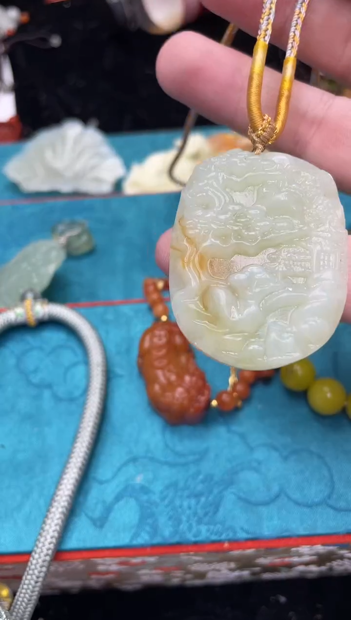 未镶嵌岫玉吊坠·