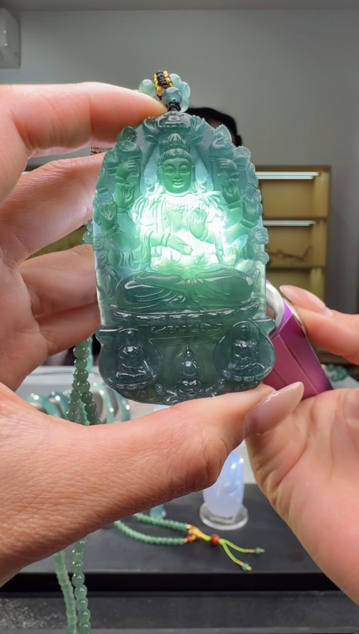 吊坠(赠链)未镶嵌翡翠观音