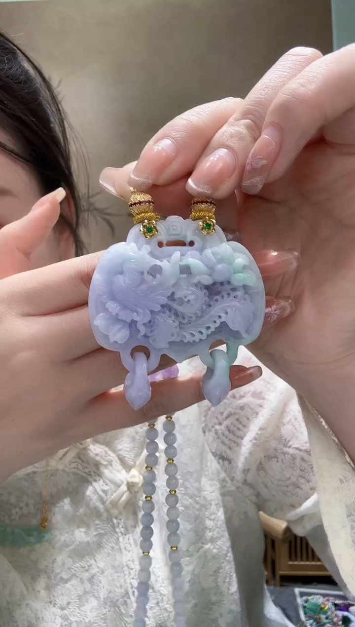 翡翠未镶嵌颈饰吊坠