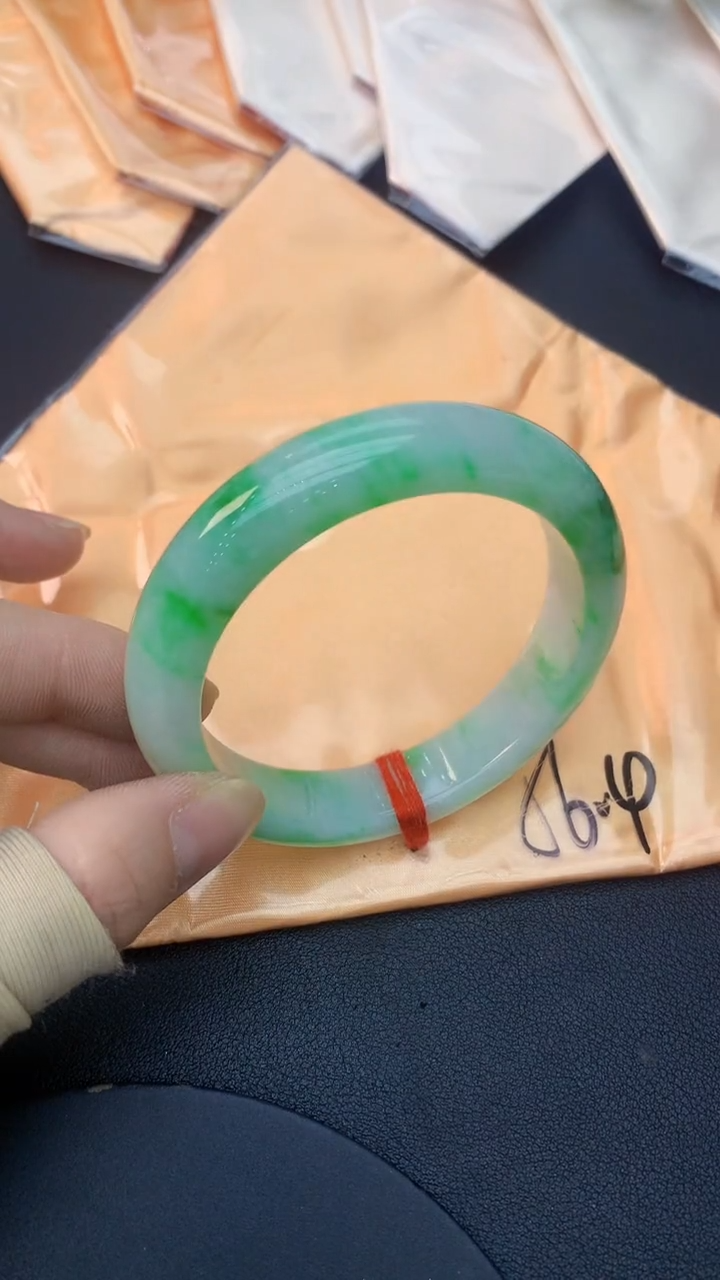 未镶嵌手镯翡翠0081394387