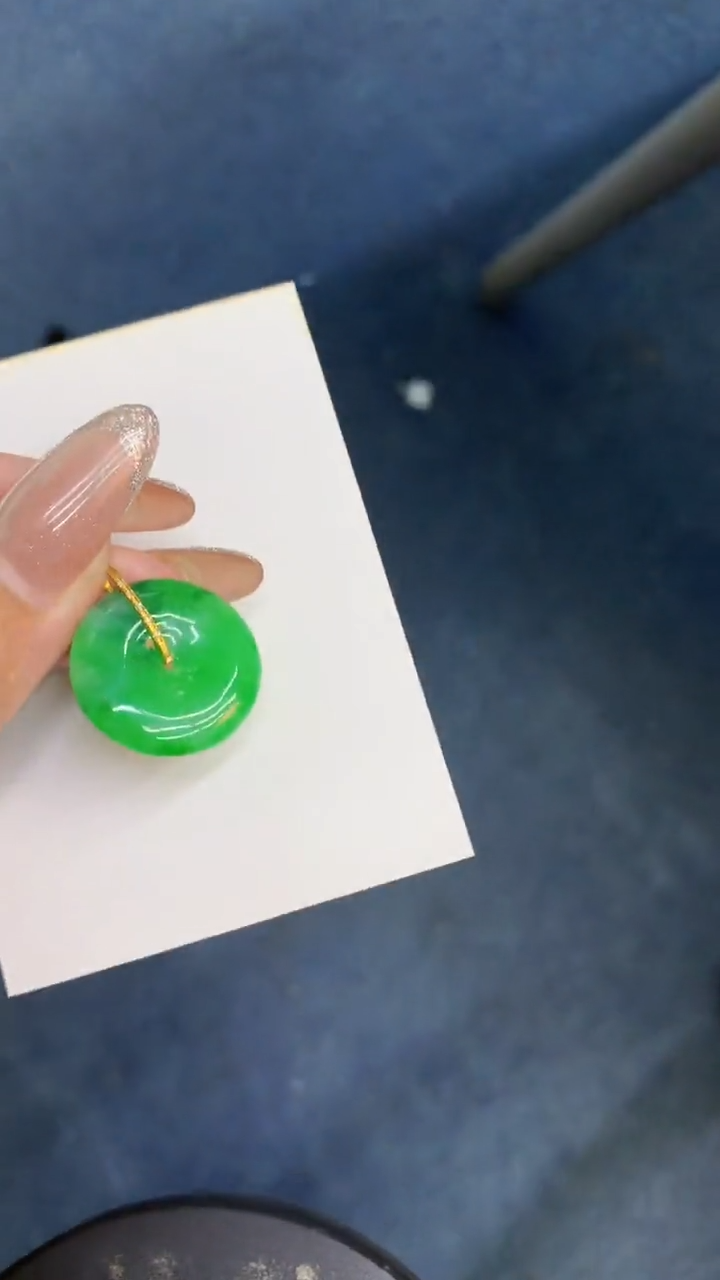 颈饰18K金镶嵌翡翠1