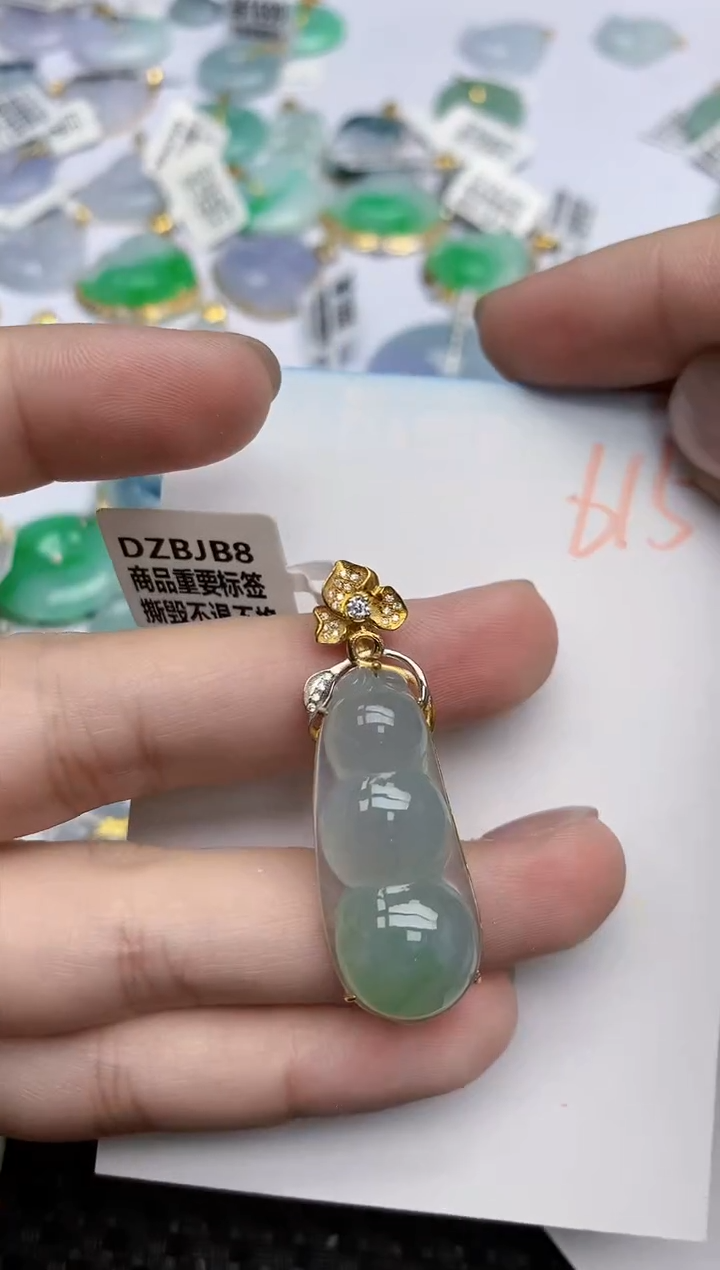 【闪购商品】翡翠颈饰18K金镶嵌天然翡翠A货