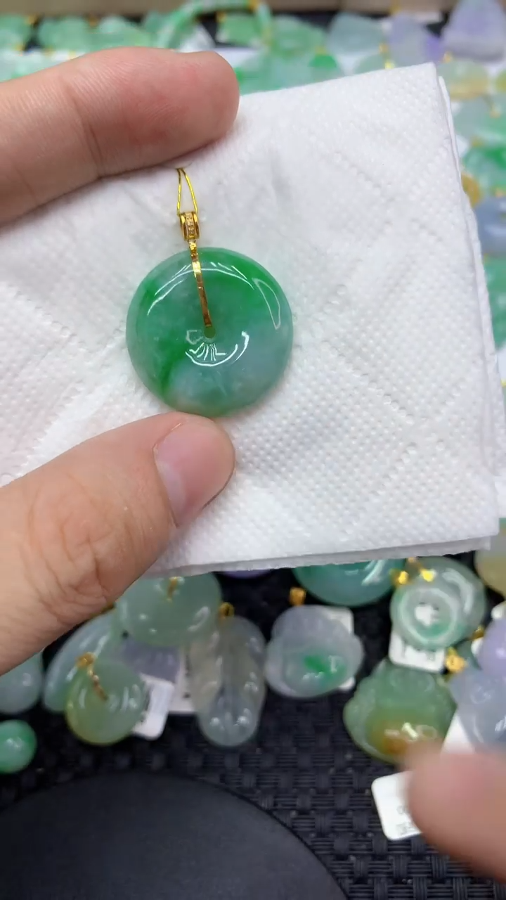 翡翠18K金镶嵌颈饰天然缅甸A货翡翠