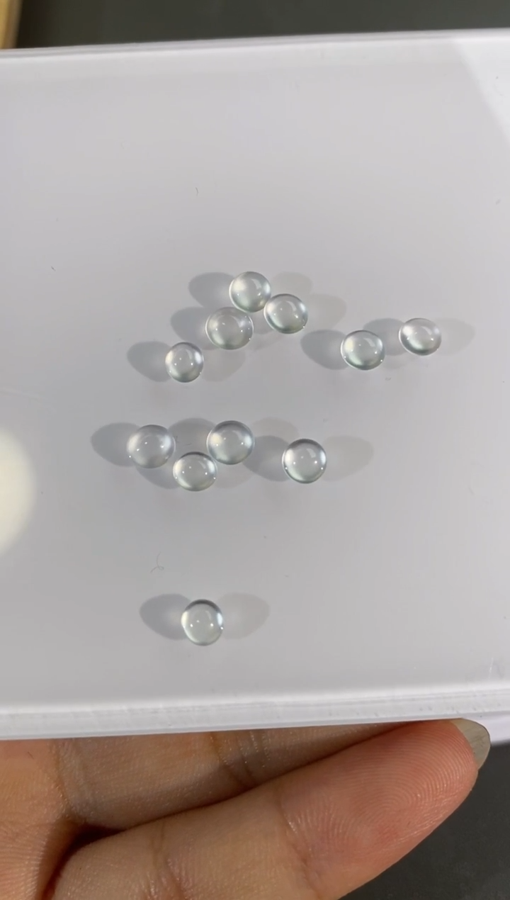 未镶嵌裸石翡翠玻璃种蛋面多样性发其一