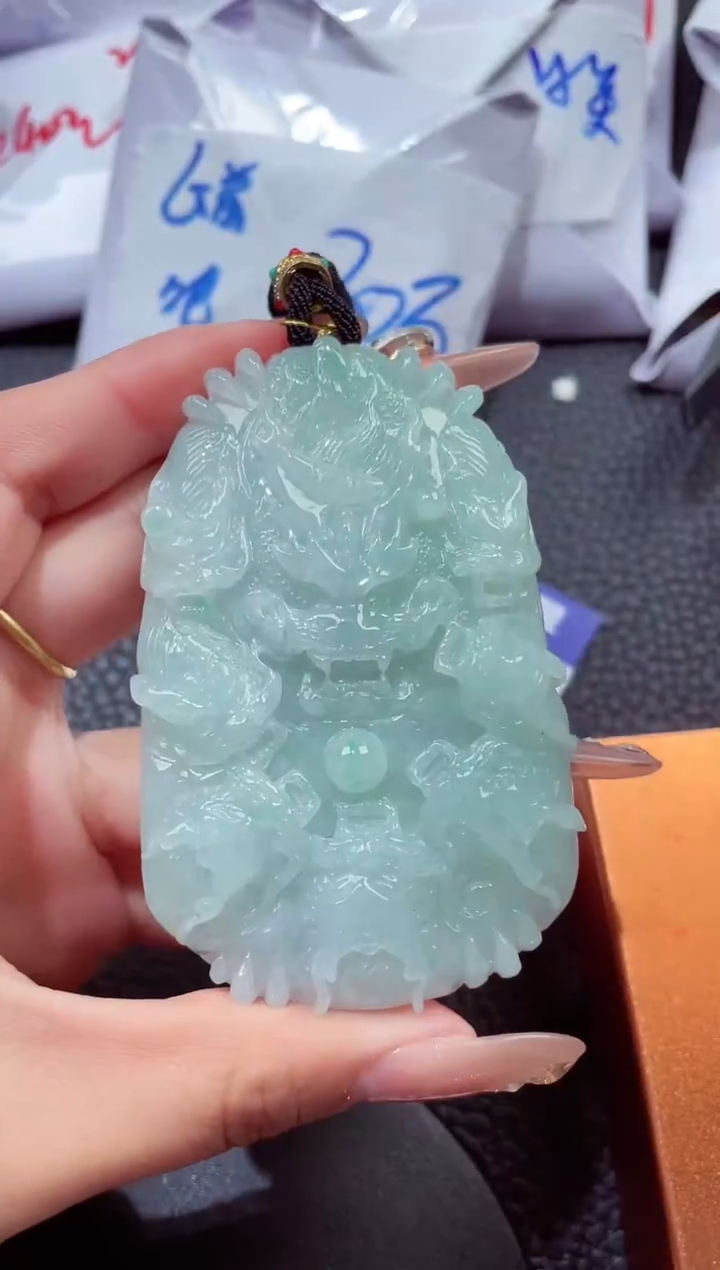 颈饰未镶嵌翡翠9