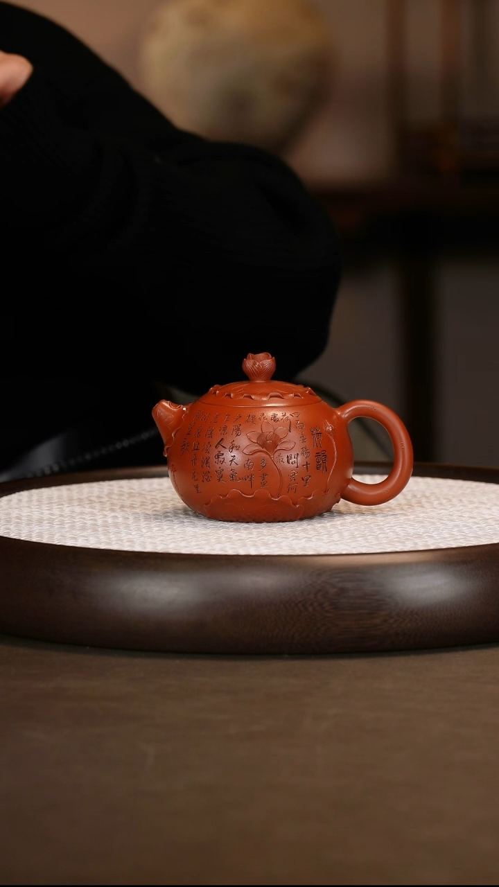 【鲍宜明】荷花西施 320c