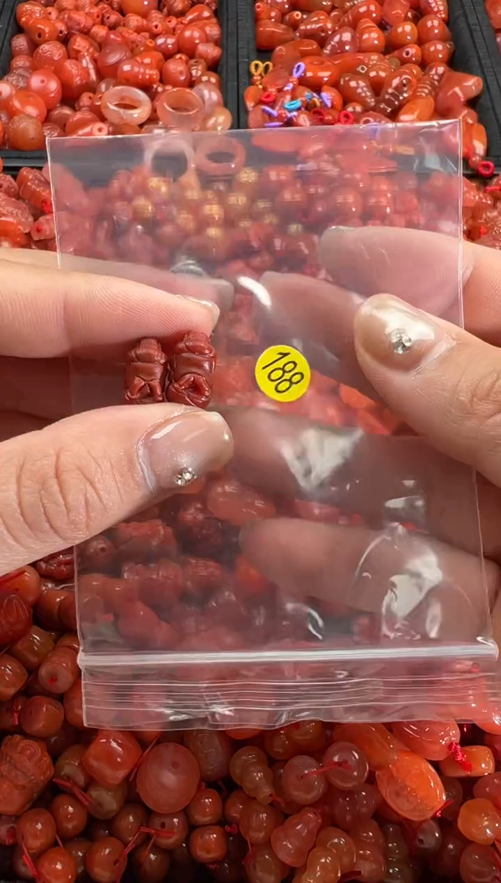 【闪购商品】南红玛瑙颈饰未镶嵌1