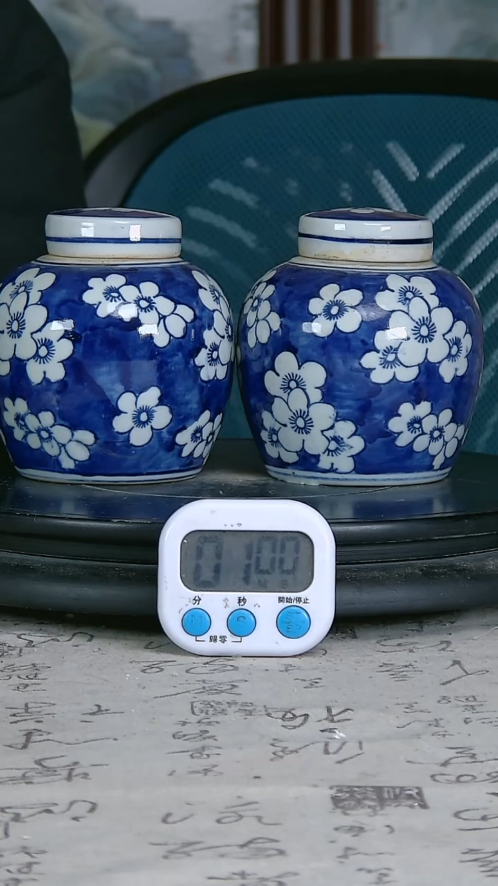 陶卡***香青花精绘花卉图罐一对