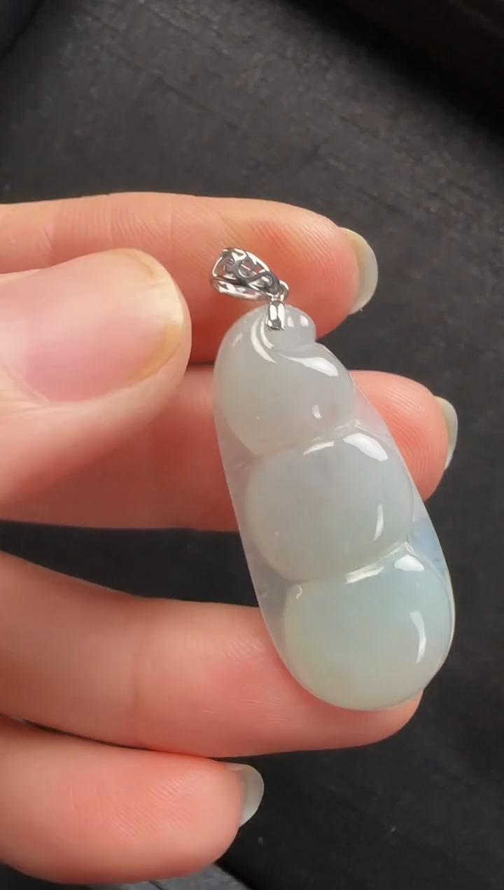 【闪购商品】翡翠颈饰18K金镶嵌346豆子一个