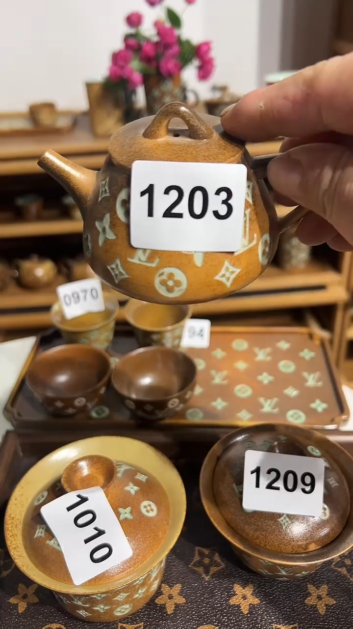 龙泉窑老花石瓢壶微瑕1203