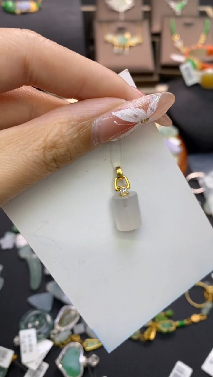 【闪购商品】翡翠颈饰18K金镶嵌净货16286