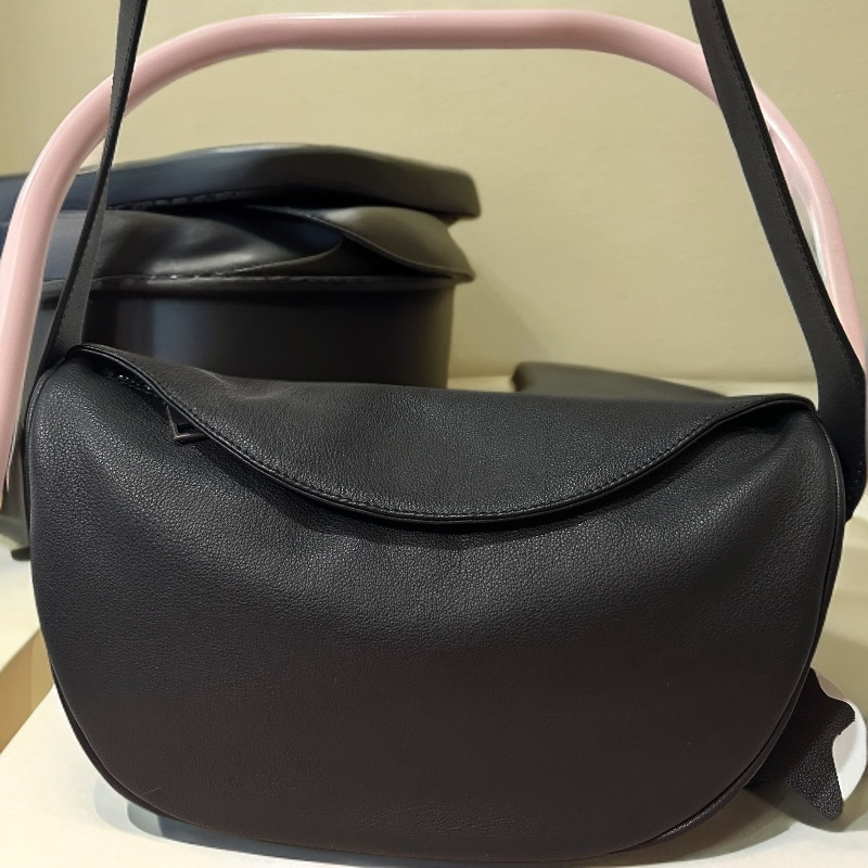 (2)  耐磨简约风做旧竖式软面单肩包饺子包斜挎包包女士