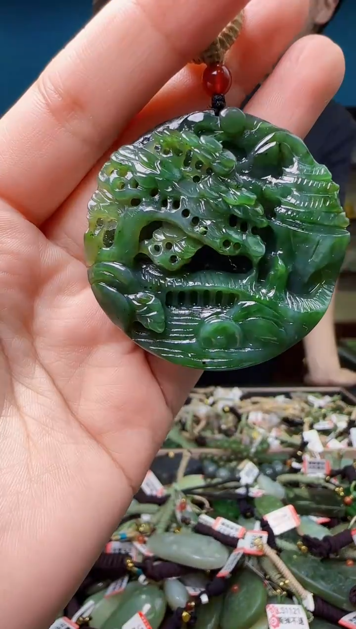 颈饰未镶嵌和田玉1