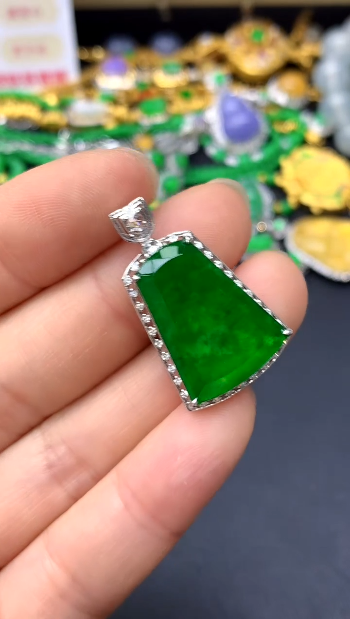 颈饰18K金镶嵌翡翠396-中国好珍宝