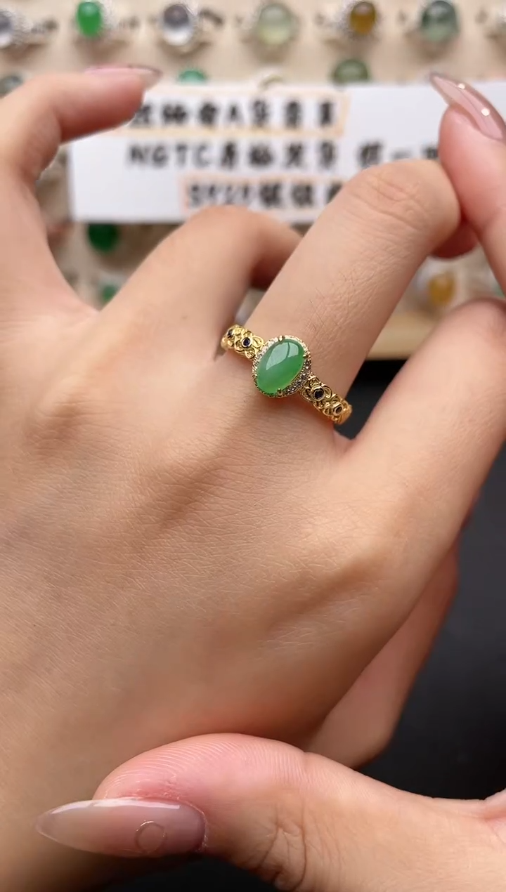 【闪购商品】翡翠戒指银S925镶嵌一物一证一礼盒