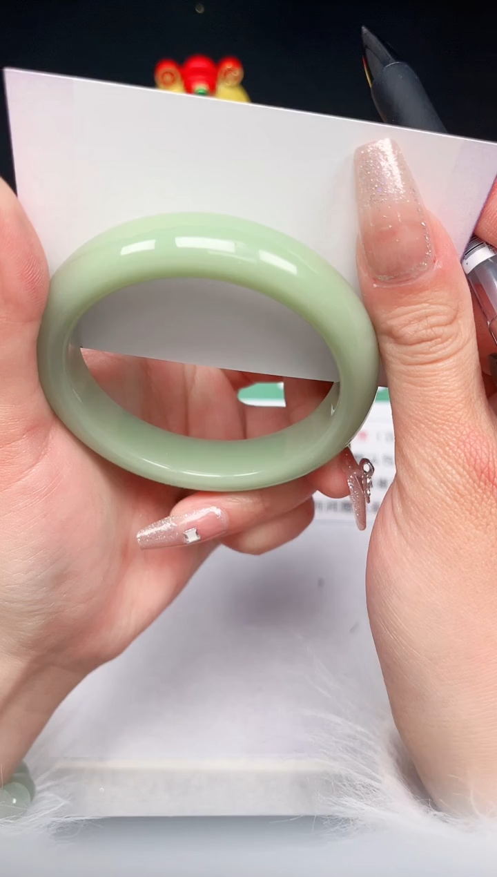 【闪购商品】石英质玉手镯未镶嵌122-59