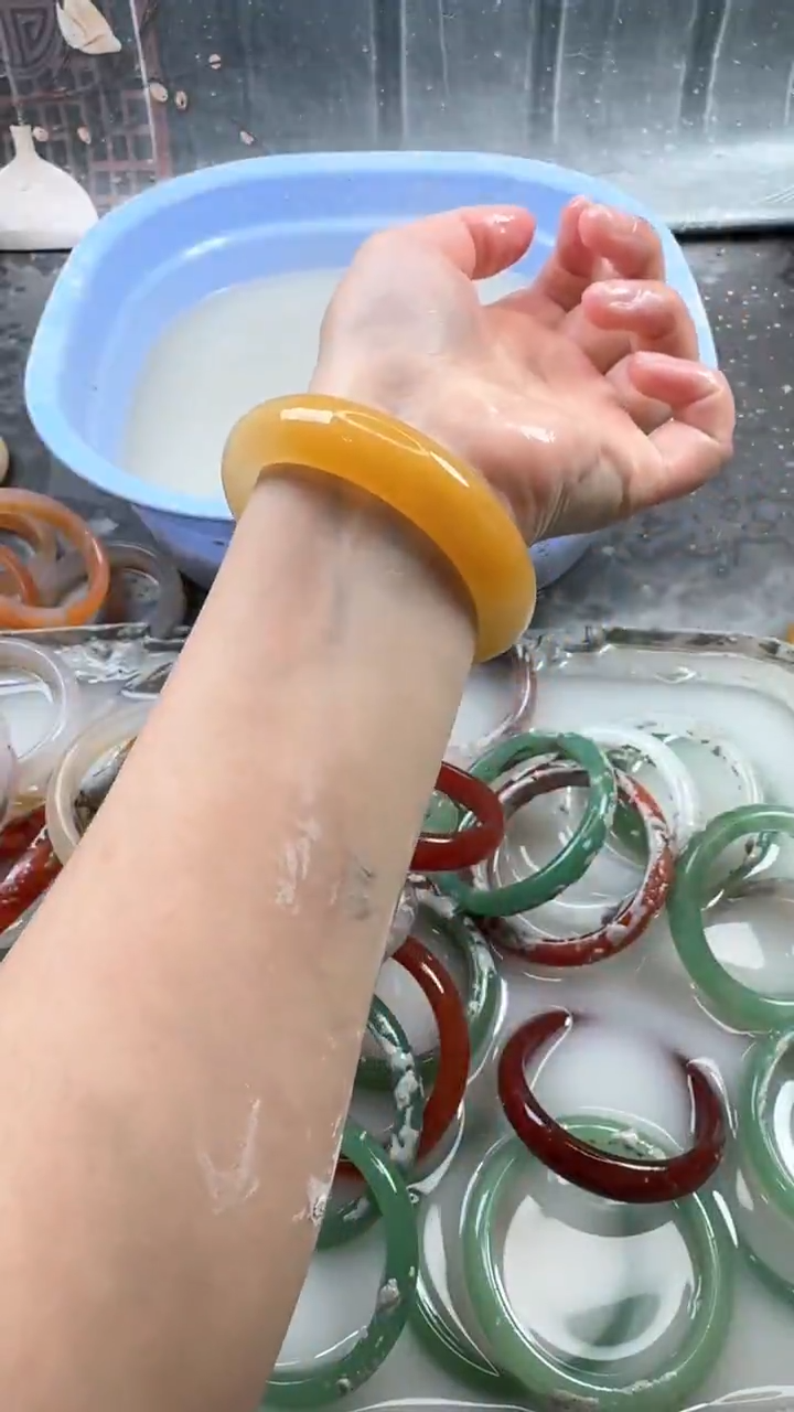 【闪购商品】石英质玉手镯未镶嵌133