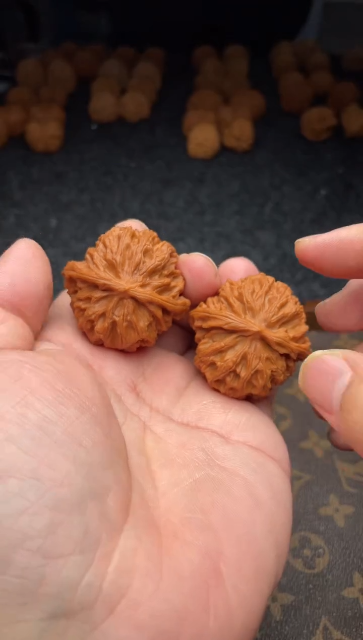 把件文玩核桃 B  66号  42 尺苹果园