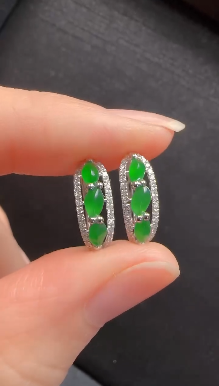 【闪购商品】翡翠耳环18K金镶嵌108随形一对