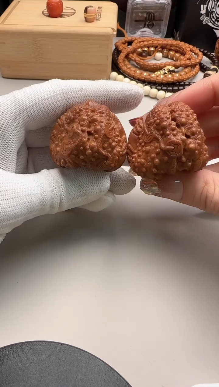 【闪购商品】文玩核桃把件一对核桃