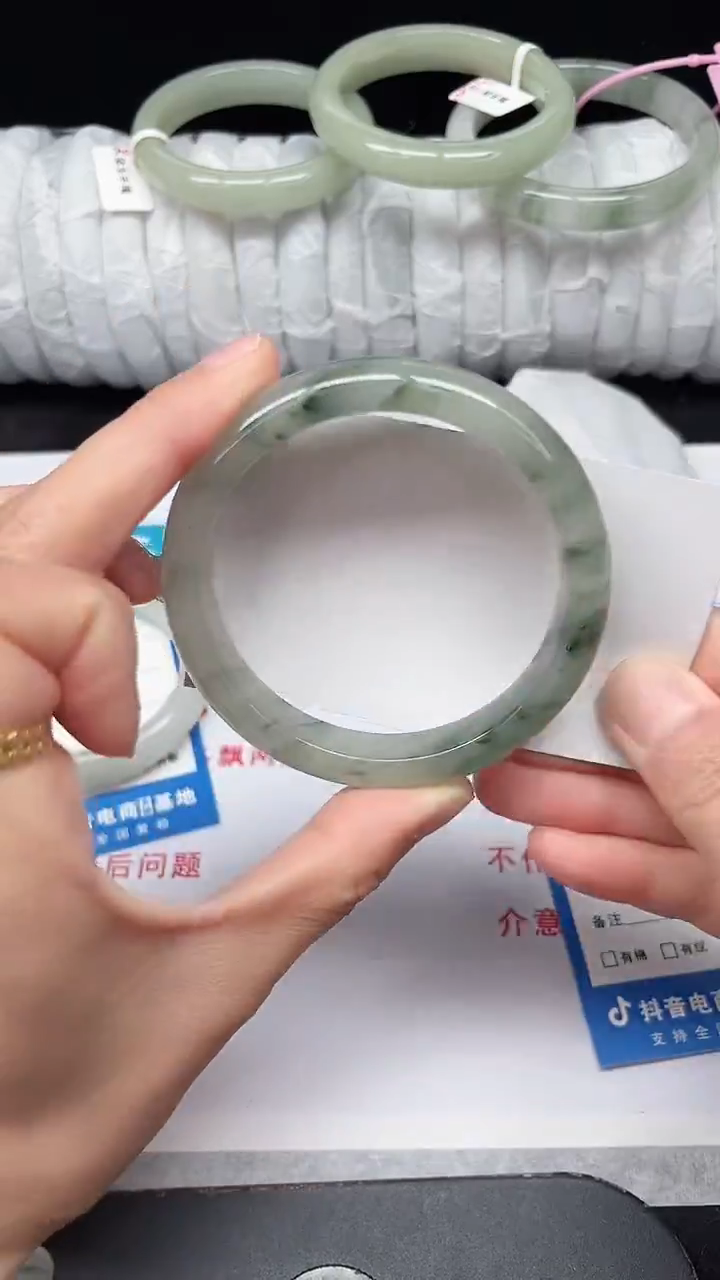 未镶嵌手镯石英质玉20-58/59