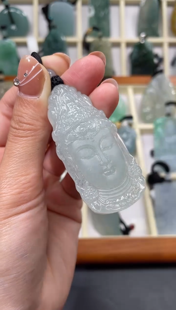 【闪购商品】翡翠颈饰未镶嵌观音头