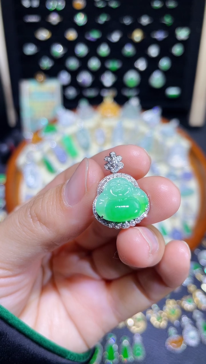 【闪购商品】翡翠颈饰18K金镶嵌高冰胶舒佛吊坠