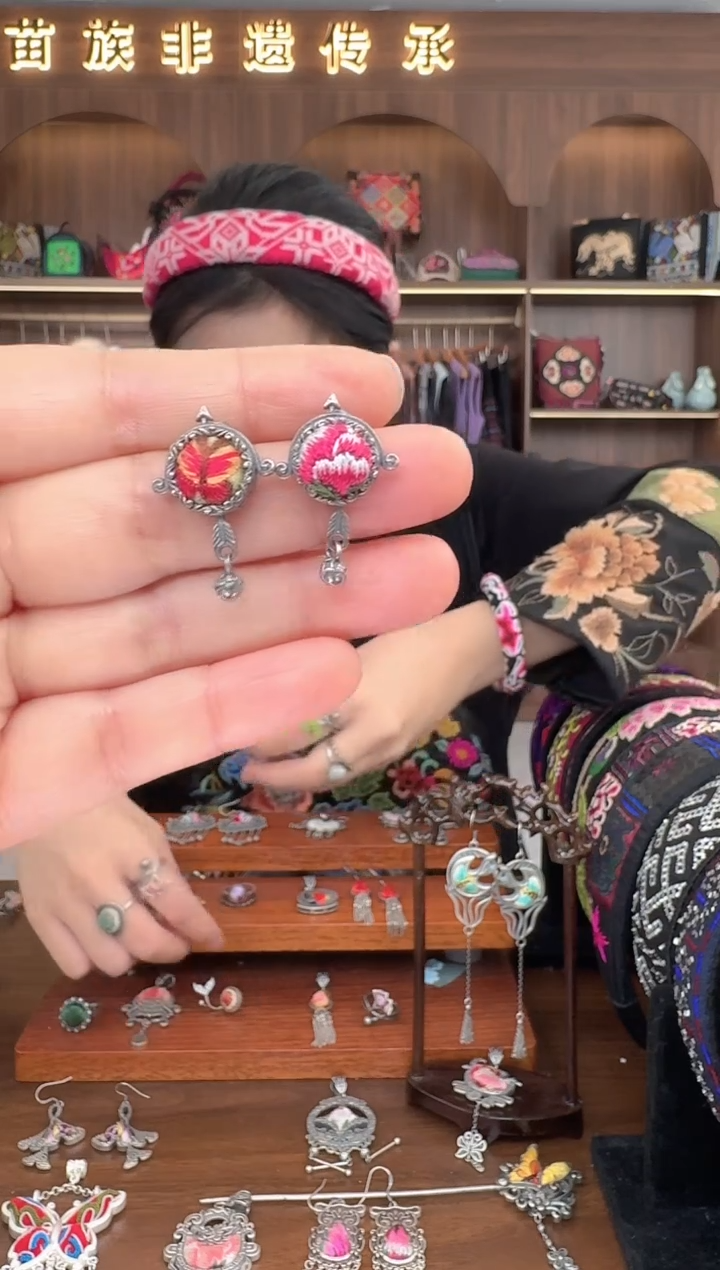 【闪购商品】织绣扶光苗绣传承42