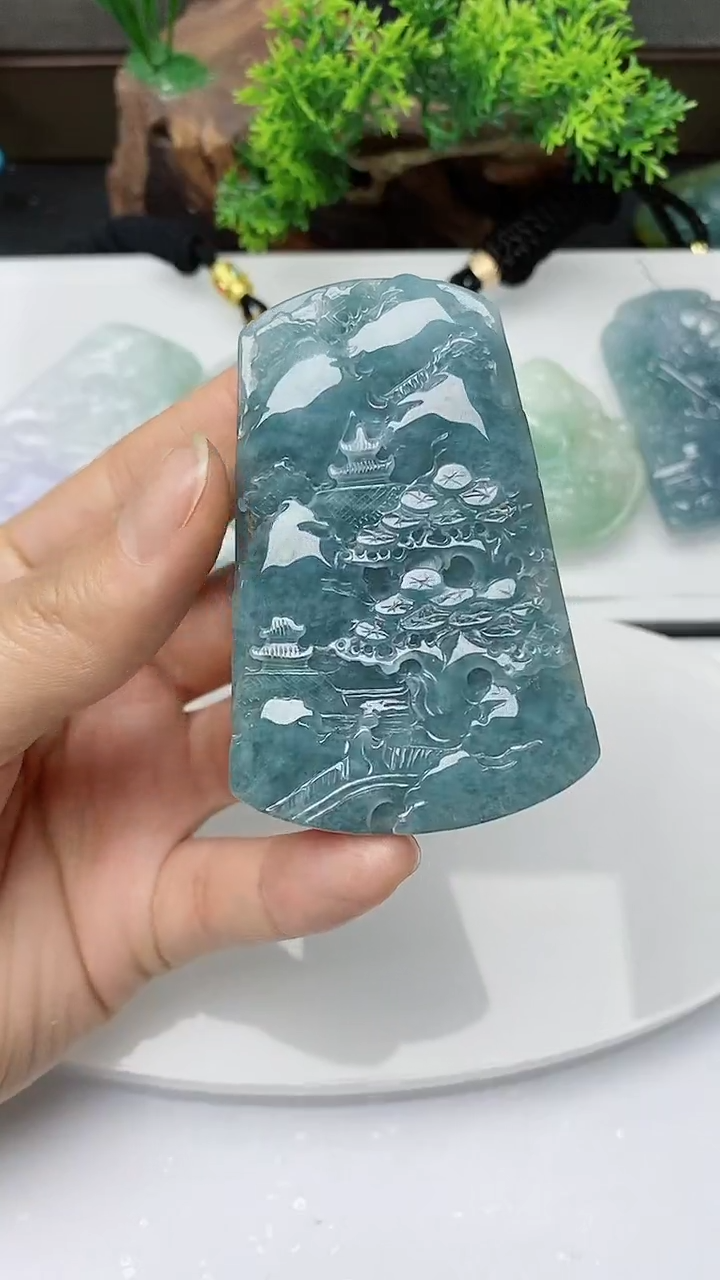 【闪购商品】翡翠颈饰未镶嵌        