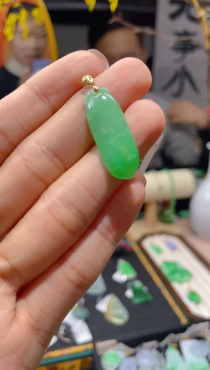 【闪购商品】翡翠颈饰18K金镶嵌假一赔三