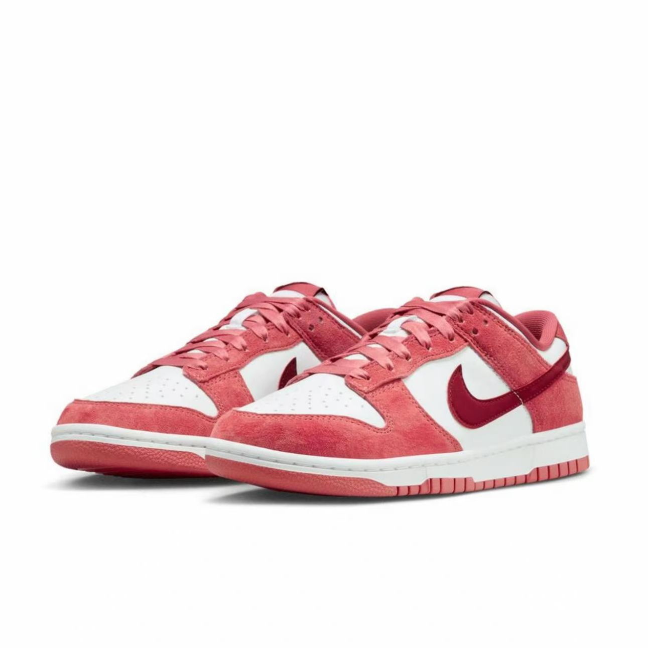 NIKE/耐克新年限定女红色 DUNK LOW 休闲舒适低帮板鞋 FQ7056-100