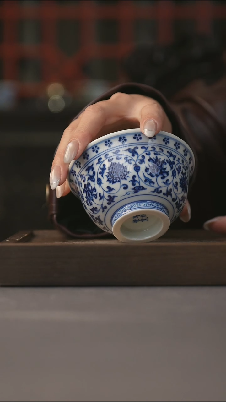 宁封窑柴窑缠枝莲压手杯