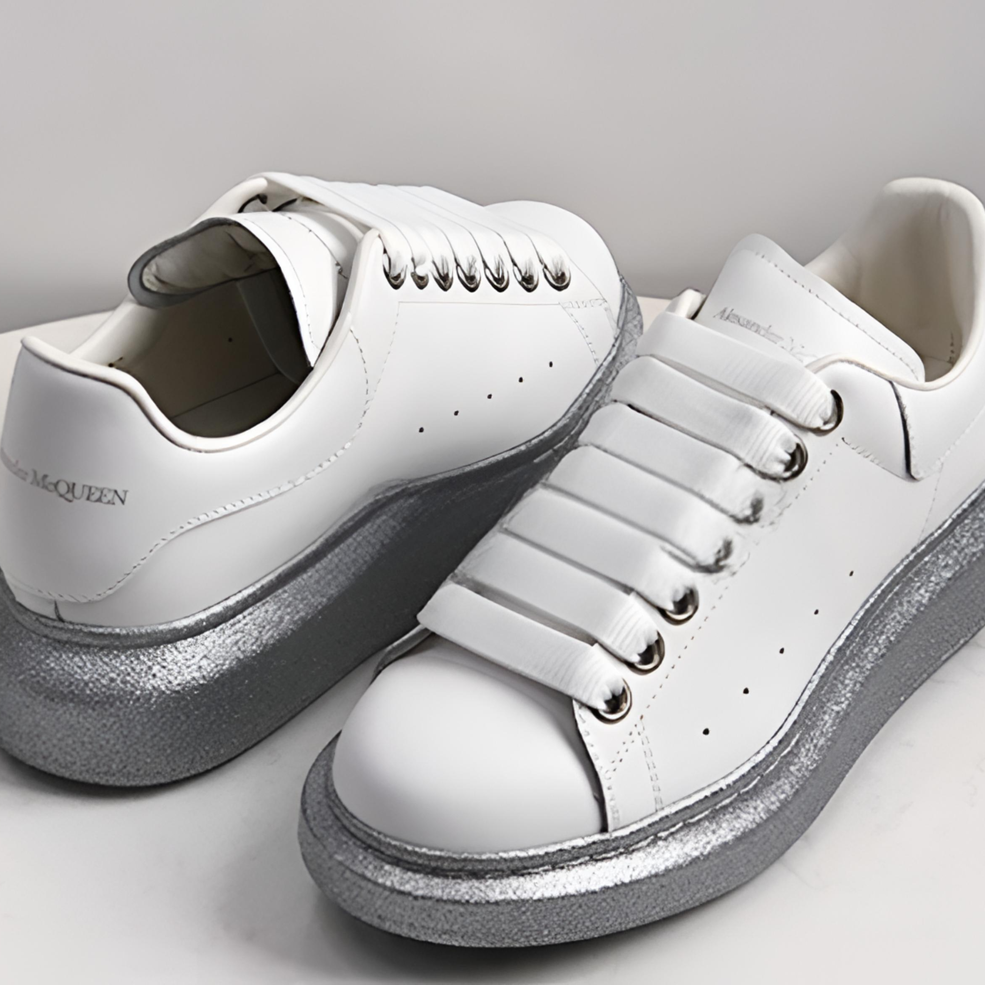 未使用 Alexander McQueen/亚历山大·麦昆 【念念】小白鞋 银底