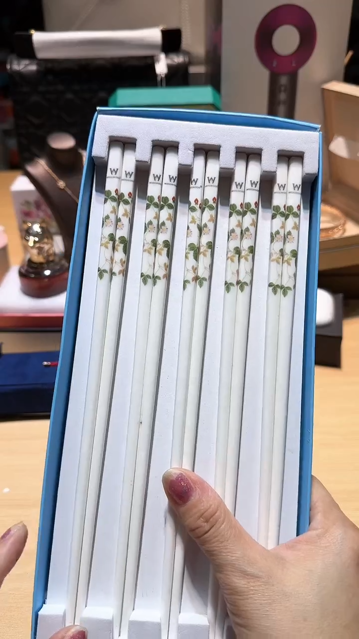 【闪购商品】瓷片锅碗瓢盆一件不剩