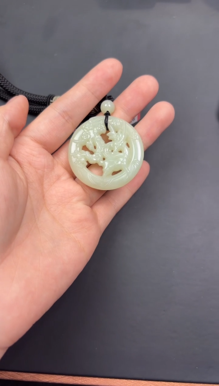 【闪购商品】和田玉把件未镶嵌且末微色差迪克兰把件