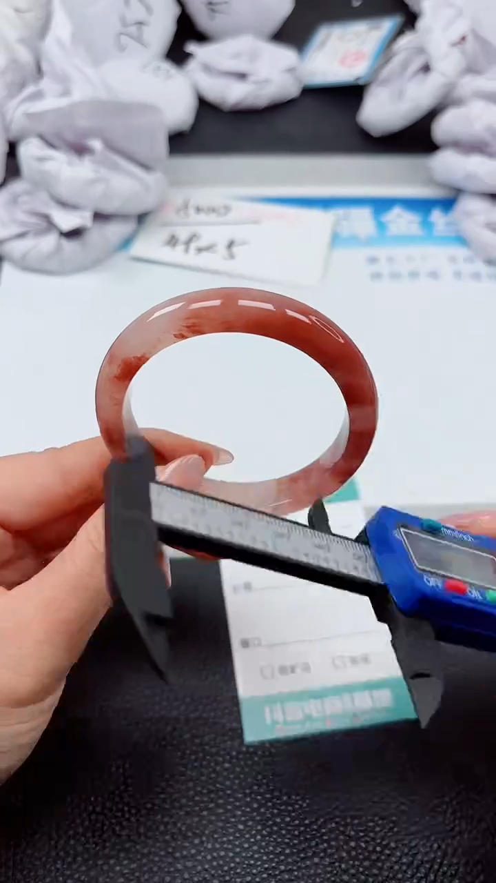 【闪购商品】石英质玉手镯未镶嵌A716