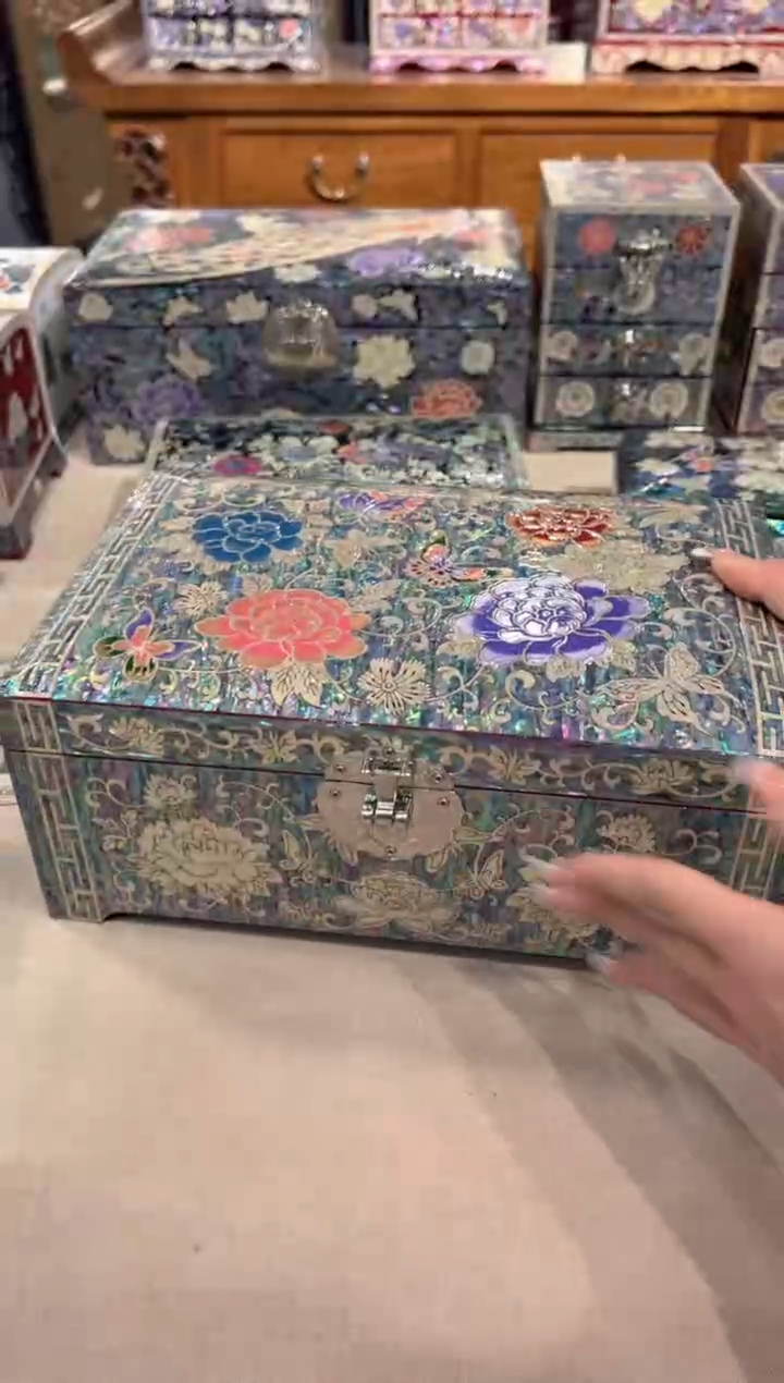 【闪购商品】紫底白花弘贝雅螺钿漆器文化馆