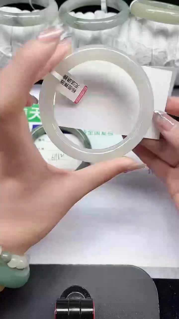 未镶嵌手镯石英质玉236-63/64