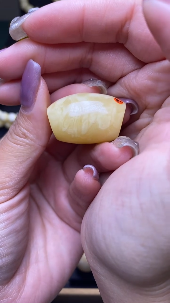 【闪购商品】琥珀裸石未镶嵌葵.106