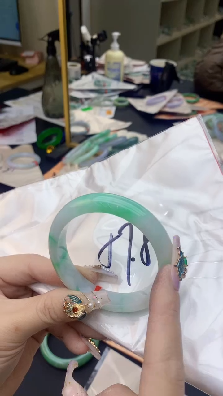 【闪购商品】翡翠手镯未镶嵌0900927139